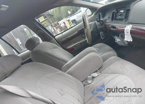 2000 Mercury Grand Marquis Gs z USA, uszkodzony, nr VIN 2MEFM74W5YX717222